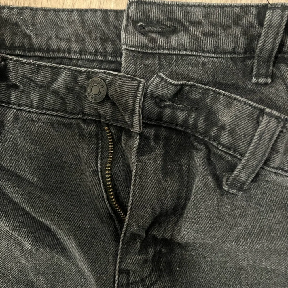 Crisscross Waist 90s Fit Jeans - Picture 5 of 9